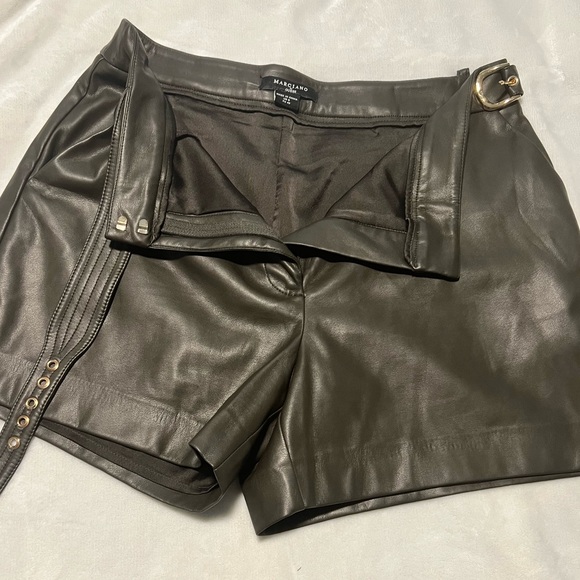 Marciano by Guess Faux Leather Belted Shorts – US 6 (EU 42) - Picture 7 of 7
